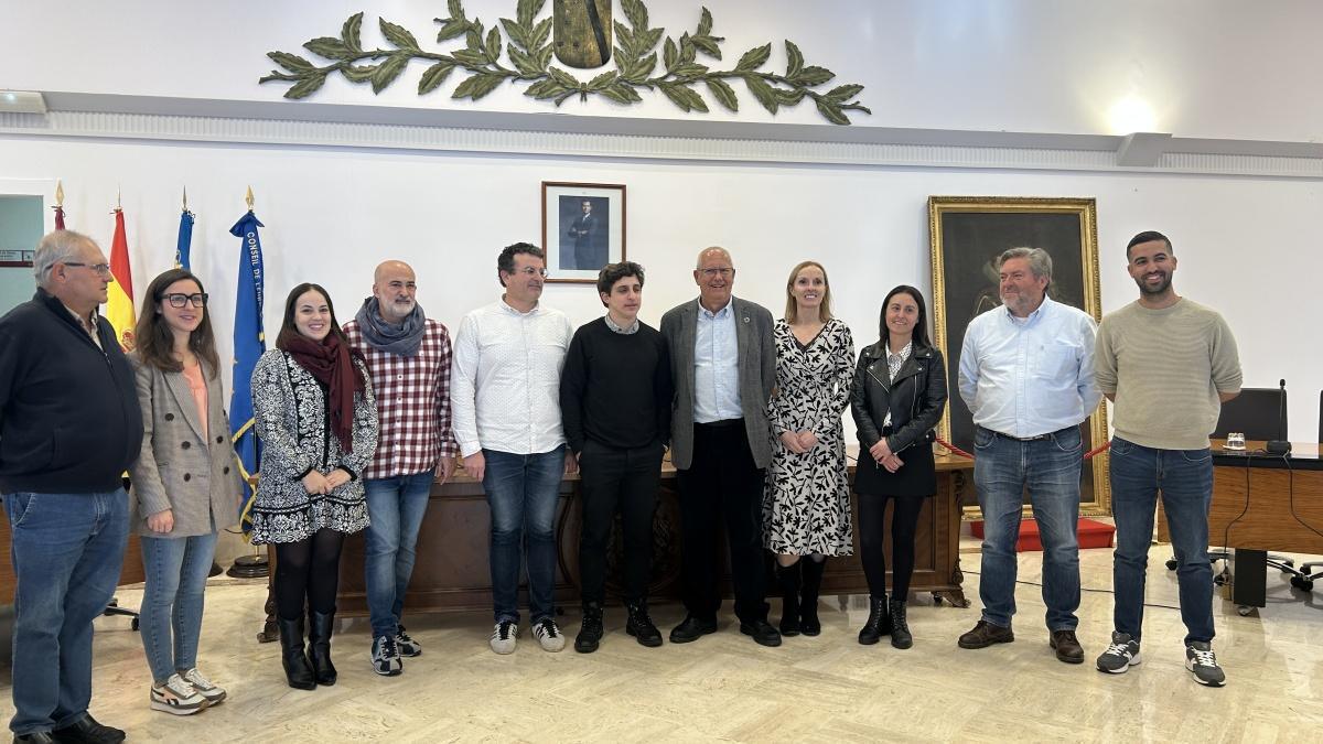 Óscar Lasarte, nóminado a los Goya, ha sido recibido en el Ayuntamiento de Dénia Óscar Lasarte, nóminado a los Goya, ha sido recibido en el Ayuntamiento de Dénia