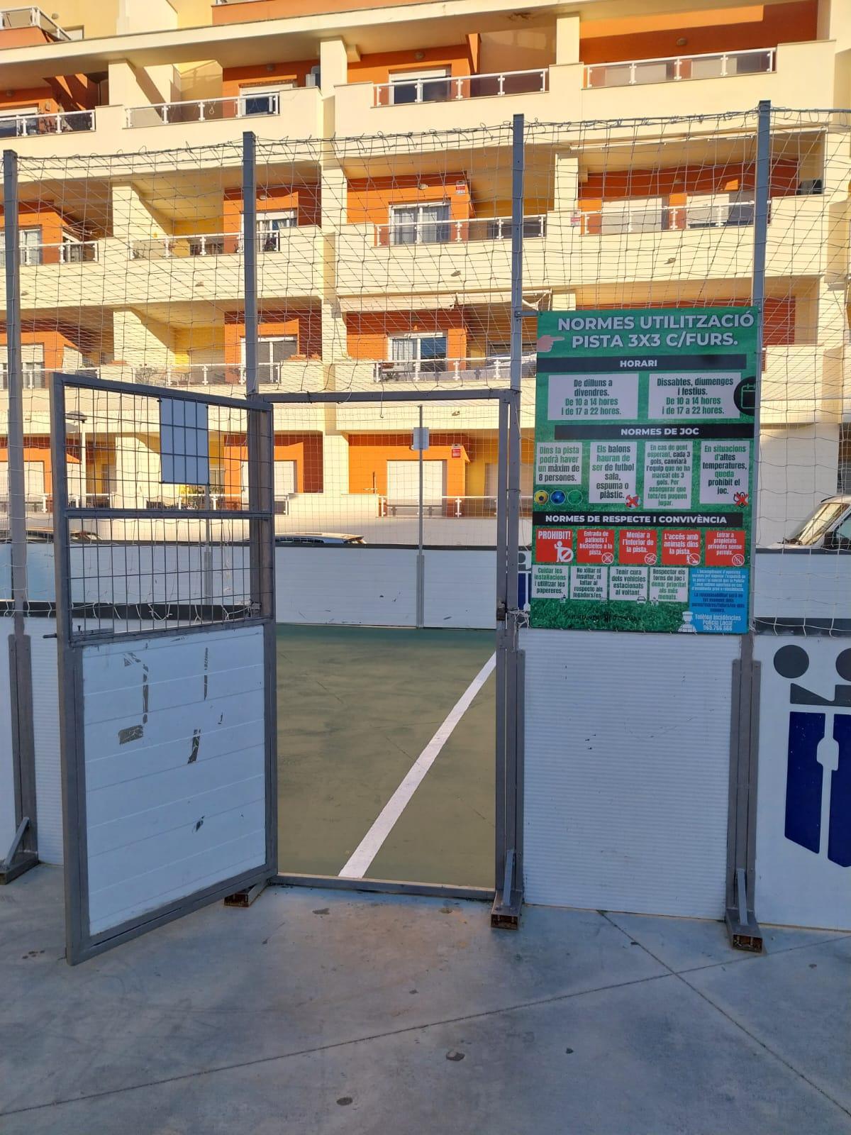 Finalizan las obras de la pista de fútbol de Ondara Finalizan las obras de la pista de fútbol de Ondara