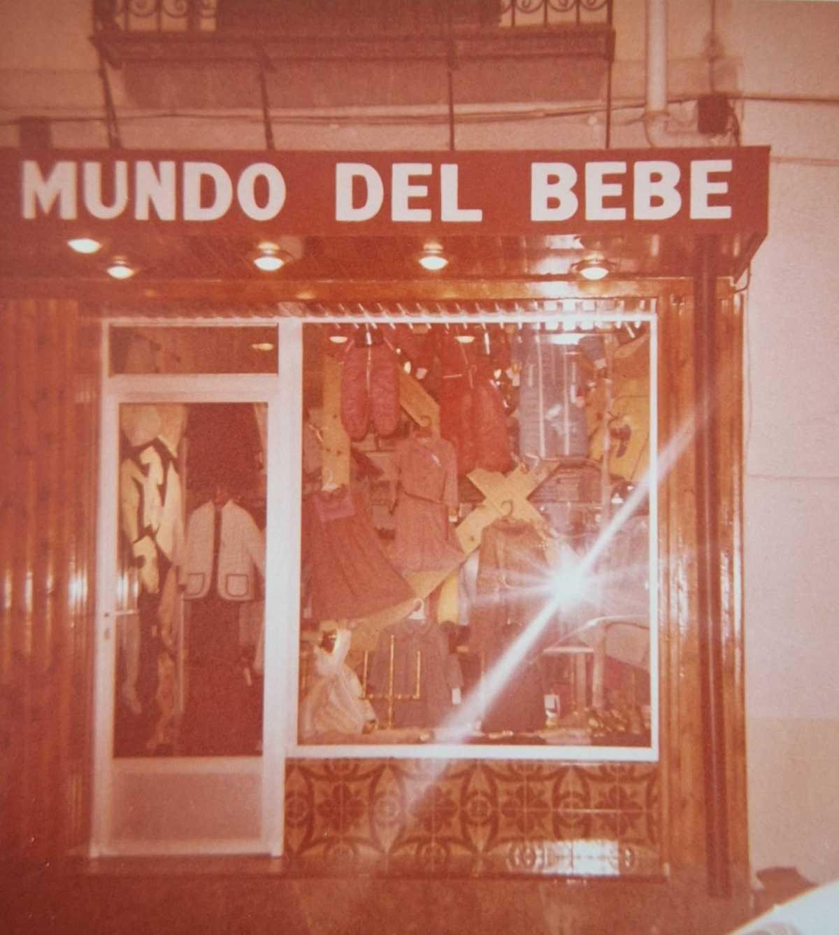 El Mundo del Bebé de Dénia, un emblema de las tiendas de barrio, baja la persiana El Mundo del Bebé de Dénia, un emblema de las tiendas de barrio, baja la persiana