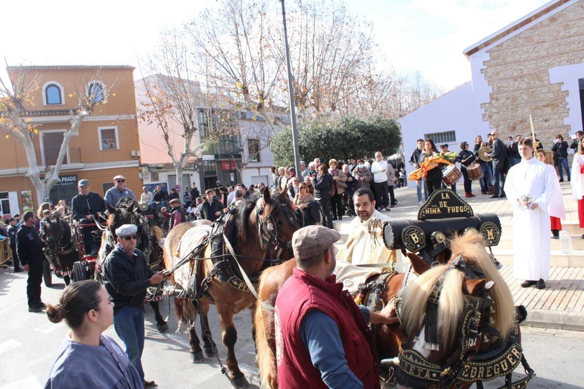 Ondara celebra Sant Antoni con una gran hoguera Ondara celebra Sant Antoni con una gran hoguera