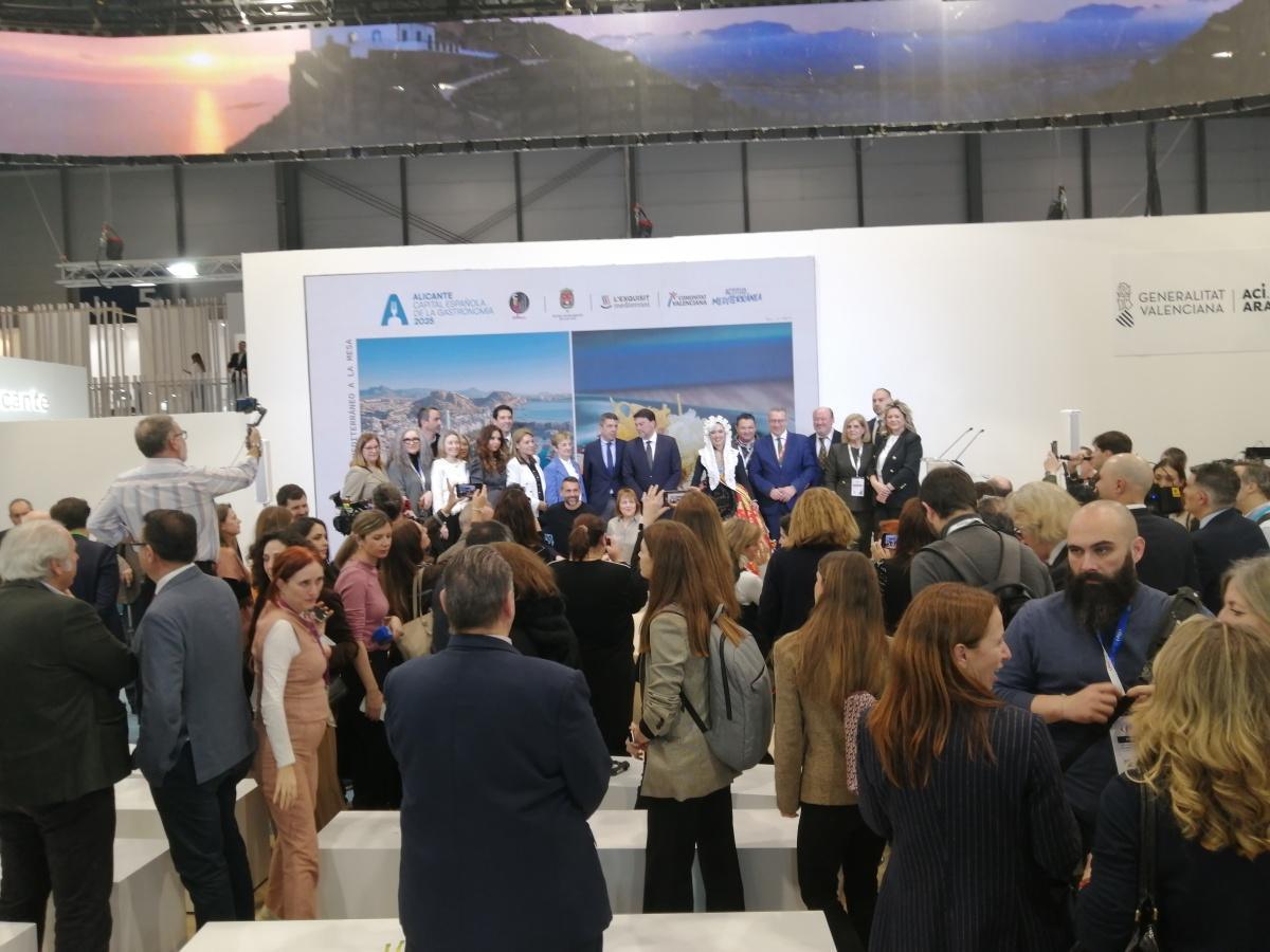 Los Reyes visitan la Comunitat Valenciana en la inauguración de Fitur Los Reyes visitan la Comunitat Valenciana en la inauguración de Fitur