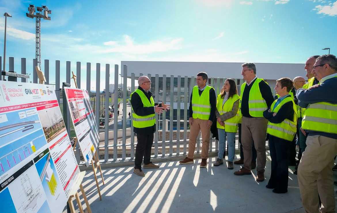 Carlos Mazón visita la línea de TRAM Altea-Calp en su recorrido de prueba y celebra las mejoras en el transporte ferroviario Carlos Mazón visita la línea de TRAM Altea-Calp en su recorrido de prueba y celebra las mejoras en el transporte ferroviario