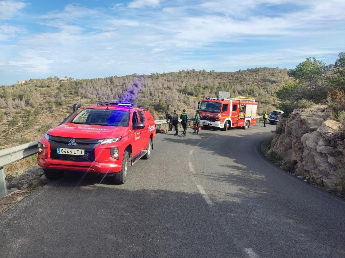 Rescate de un ciclista tras caer por un barranco de Les Planes de Dénia