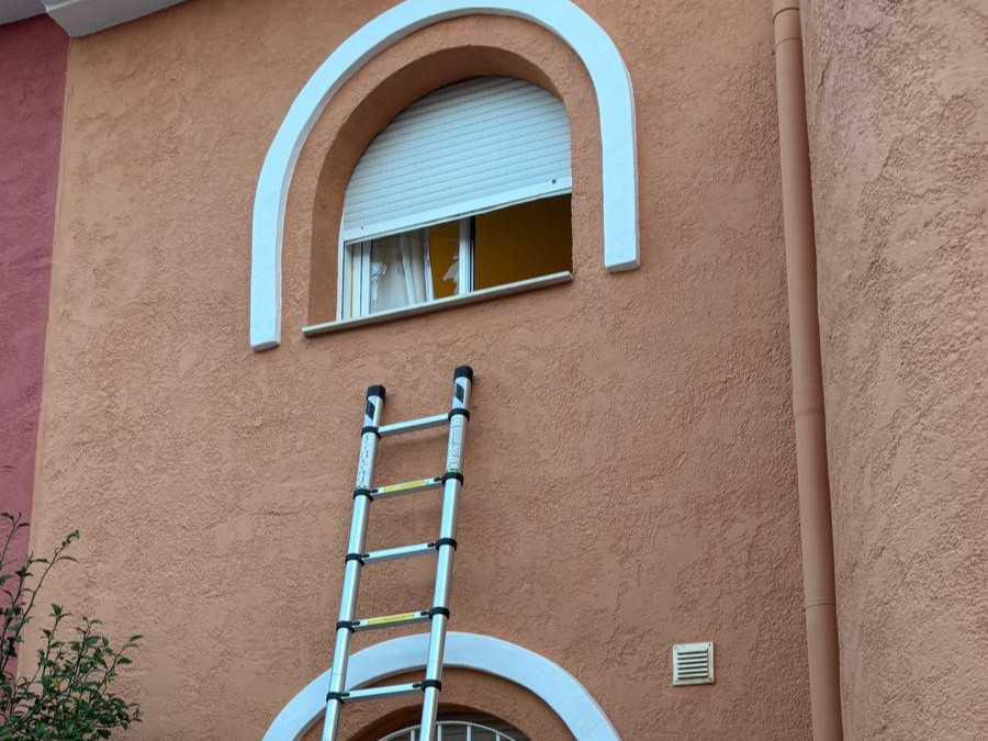 Salvado tras días accidentado en su casa de Benitatxell Salvado tras días accidentado en su casa de Benitatxell