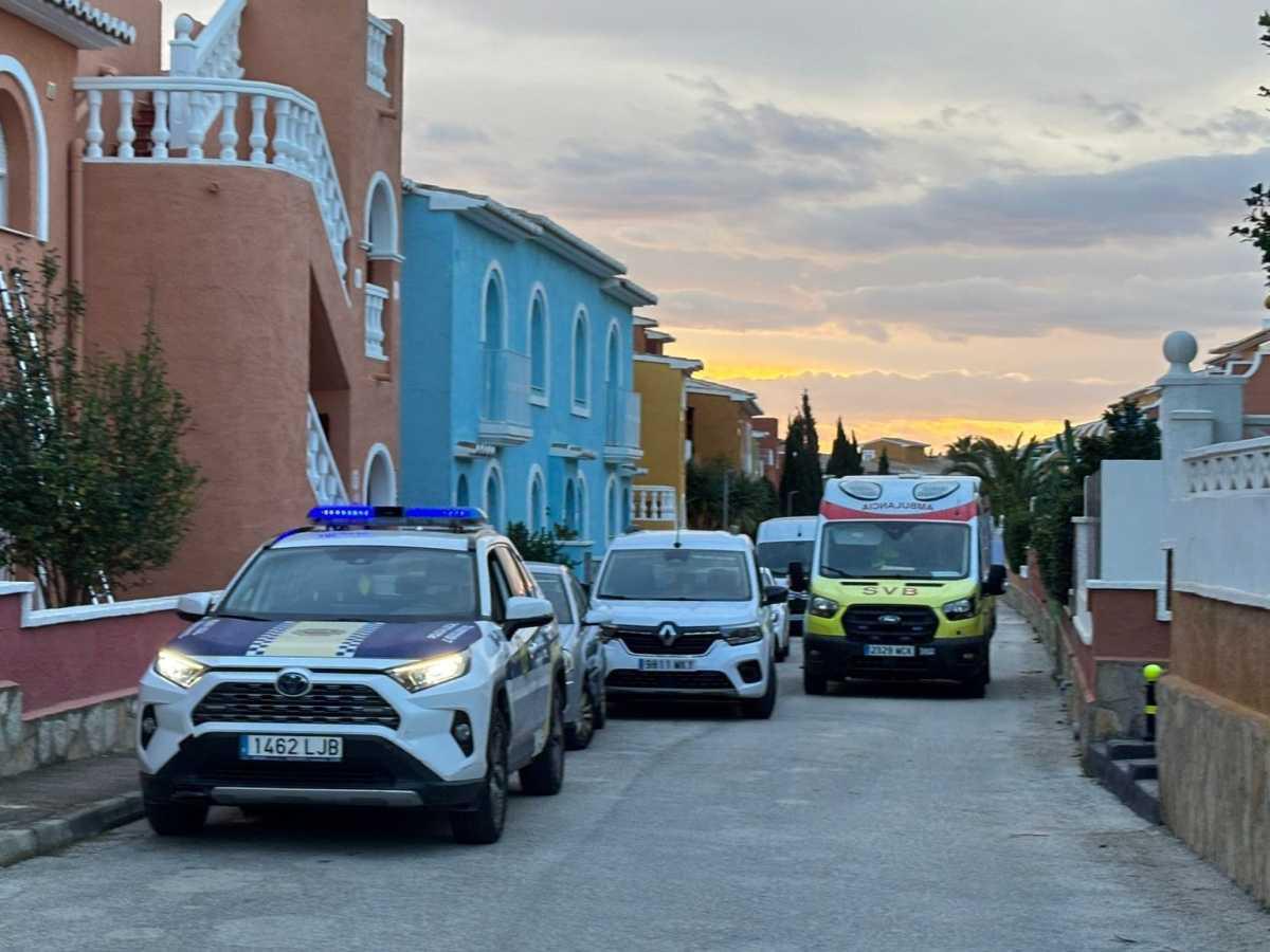 Salvado tras días accidentado en su casa de Benitatxell Salvado tras días accidentado en su casa de Benitatxell
