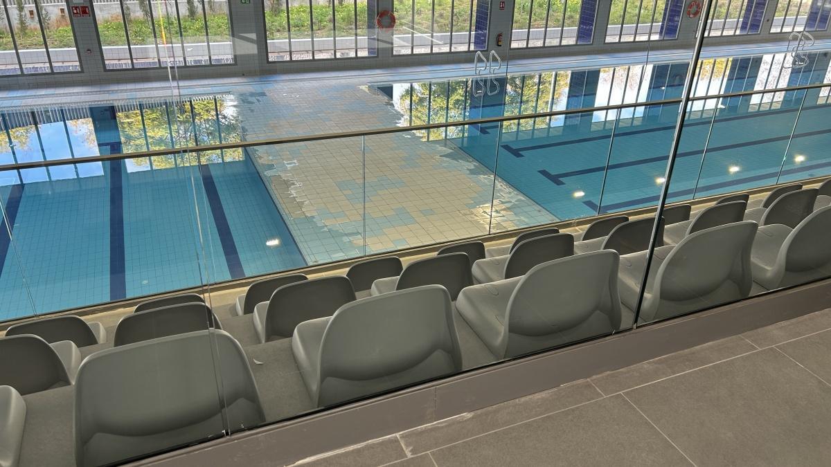 Indignación de la alcaldesa de Xàbia ante 71 deficiencias de la piscina municipal Indignación de la alcaldesa de Xàbia ante 71 deficiencias de la piscina municipal