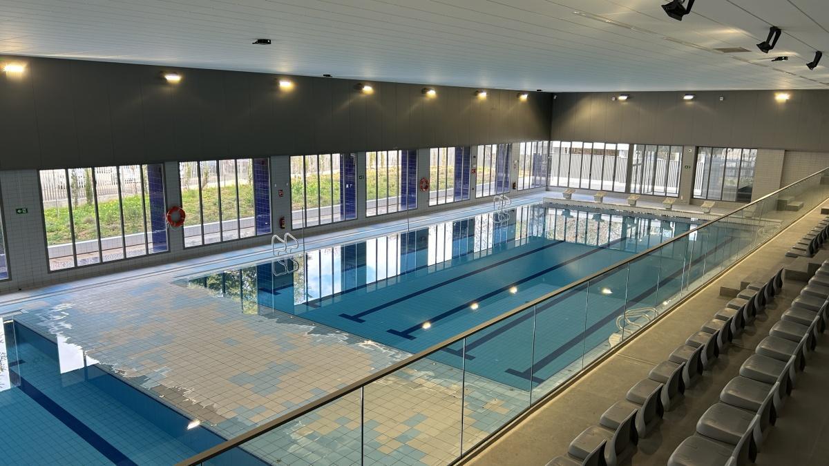 Indignación de la alcaldesa de Xàbia ante 71 deficiencias de la piscina municipal Indignación de la alcaldesa de Xàbia ante 71 deficiencias de la piscina municipal