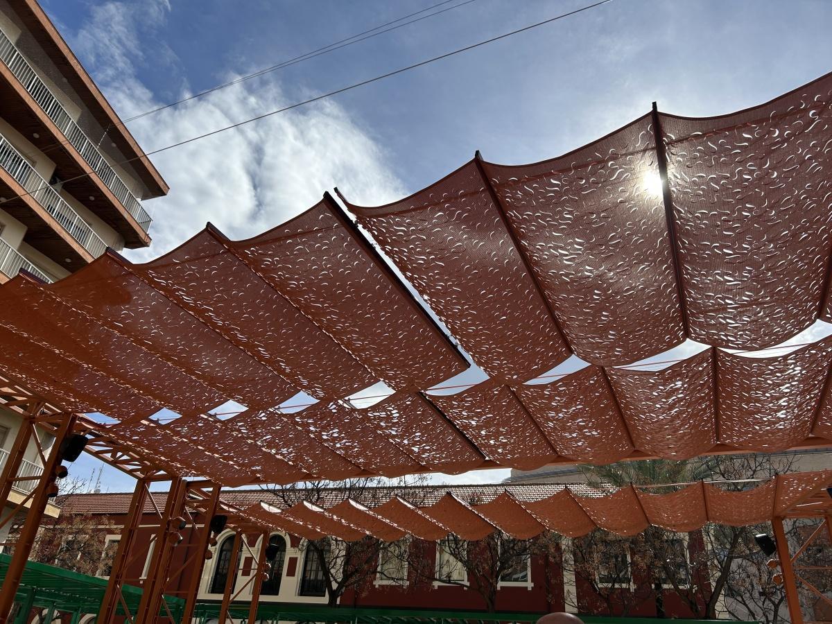 Queda inaugurada la controvertida plaza Maria Hervàs de Dénia