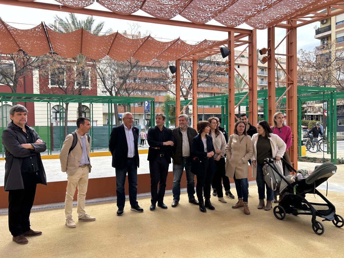Queda inaugurada la controvertida plaza Maria Hervàs de Dénia