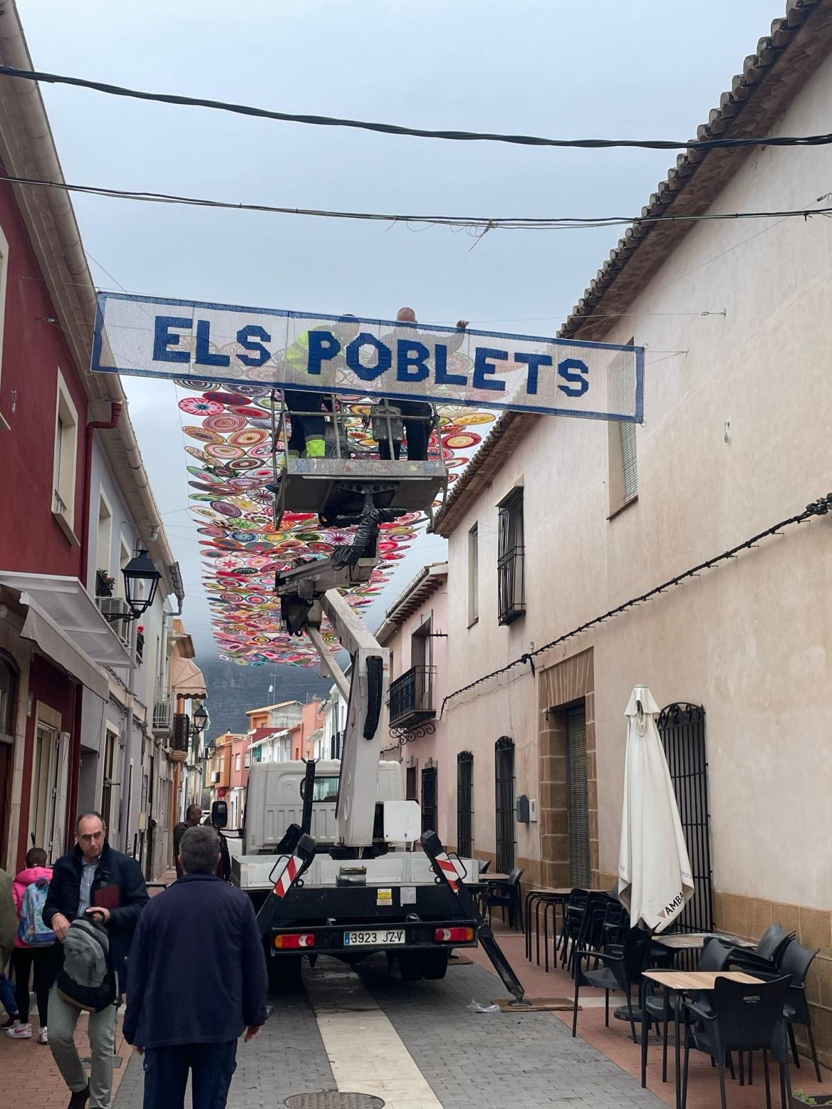 Els Poblets se llena de mandalas para recibir el 8M Els Poblets se llena de mandalas para recibir el 8M