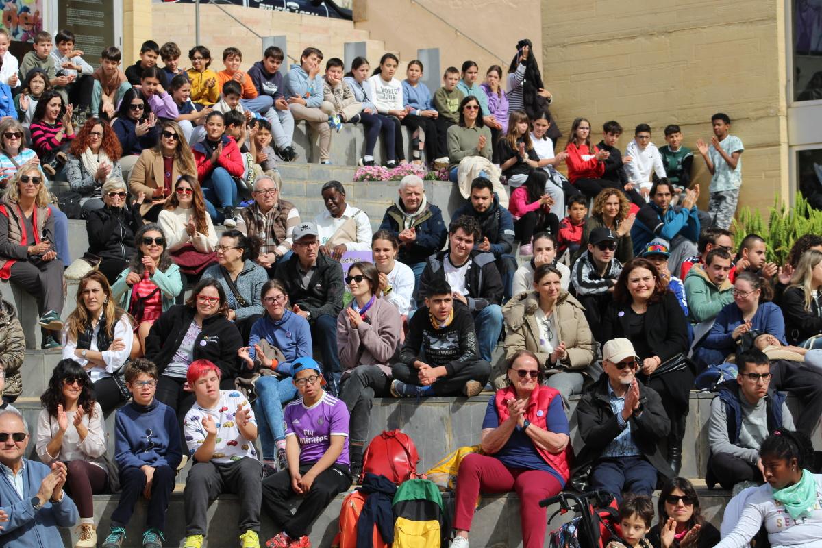 Tributo a la mujer limpiadora en un 8M cargado de simbolismo en Dénia Tributo a la mujer limpiadora en un 8M cargado de simbolismo en Dénia