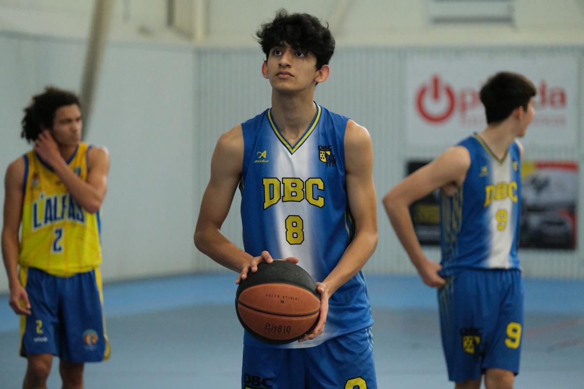 Dénia Báquet se adelanta al Senior Femenino Autonómico y Masculino 1º Zonal Dénia Báquet se adelanta al Senior Femenino Autonómico y Masculino 1º Zonal