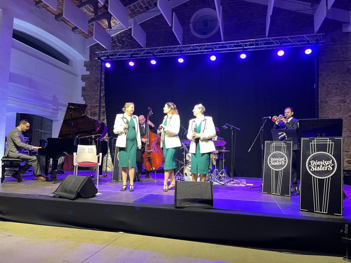 Dómisol Sisters reviven en Ondara los años dorados del swing Dómisol Sisters reviven en Ondara los años dorados del swing