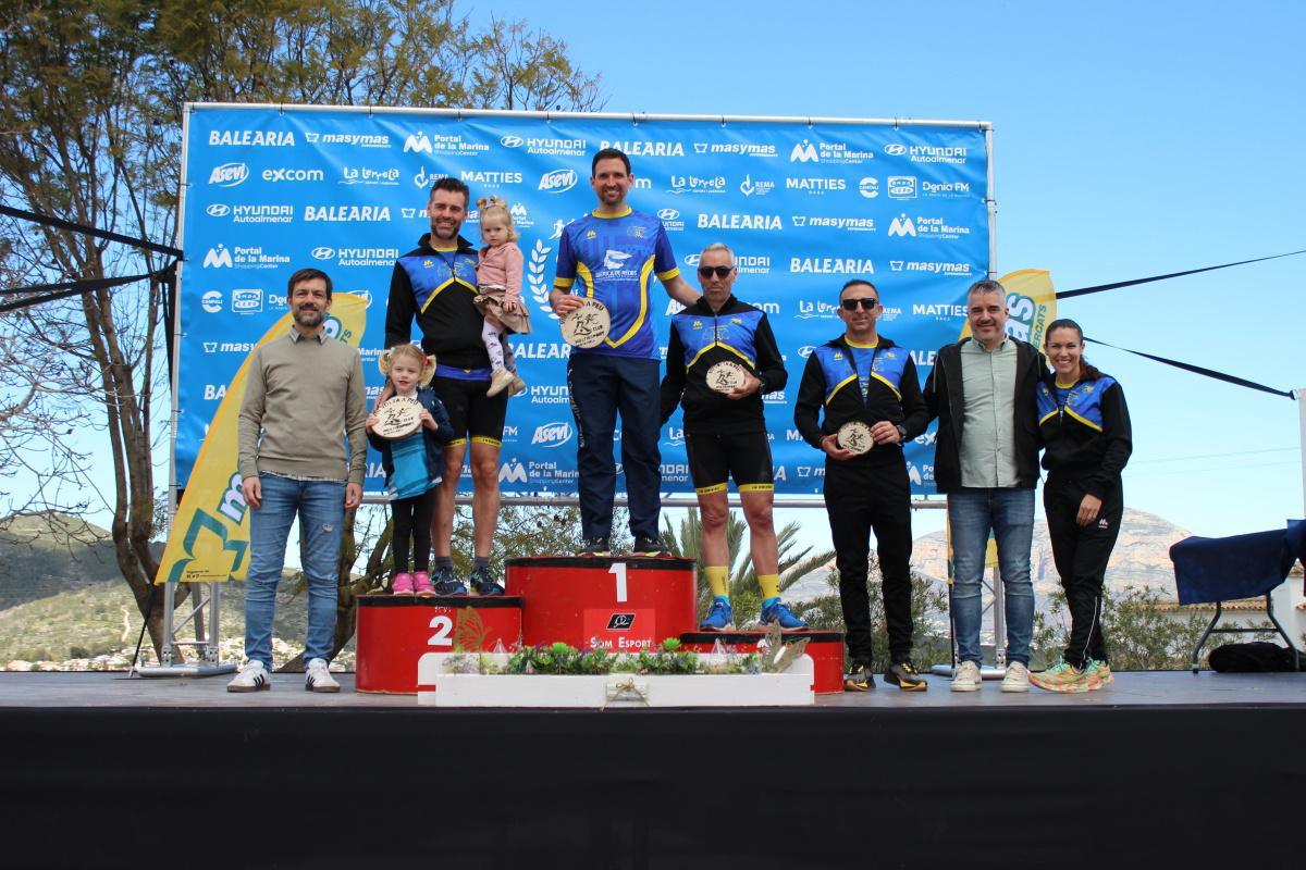 Toni Soler y Andrea Abad conquistan la VIII Volta a Peu de Benitatxell Toni Soler y Andrea Abad conquistan la VIII Volta a Peu de Benitatxell