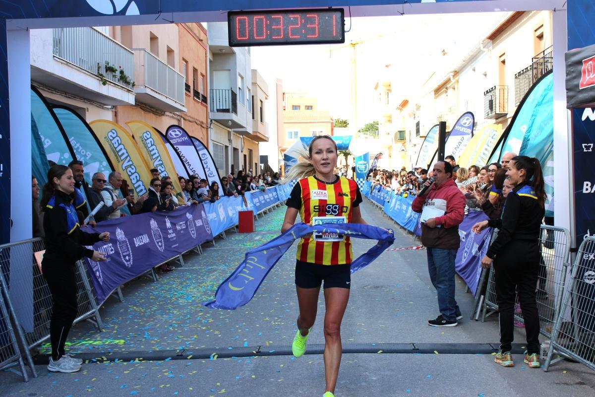 Toni Soler y Andrea Abad conquistan la VIII Volta a Peu de Benitatxell Toni Soler y Andrea Abad conquistan la VIII Volta a Peu de Benitatxell