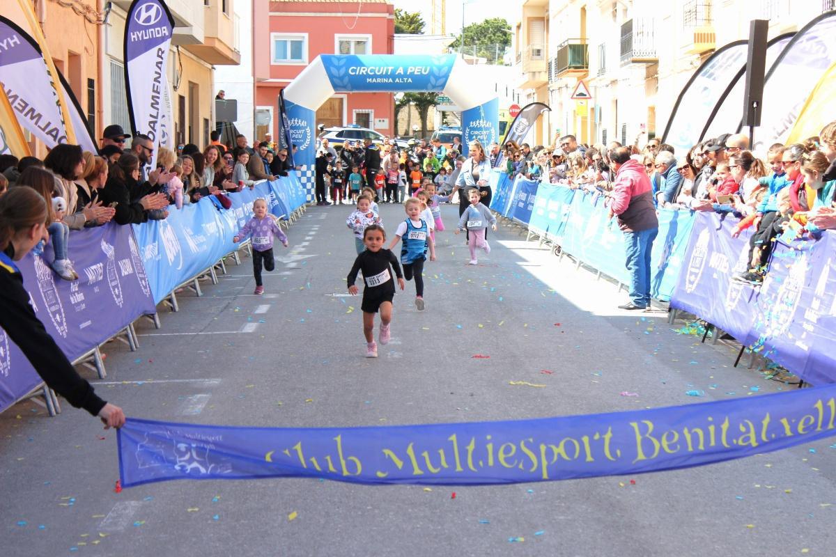 Toni Soler y Andrea Abad conquistan la VIII Volta a Peu de Benitatxell Toni Soler y Andrea Abad conquistan la VIII Volta a Peu de Benitatxell