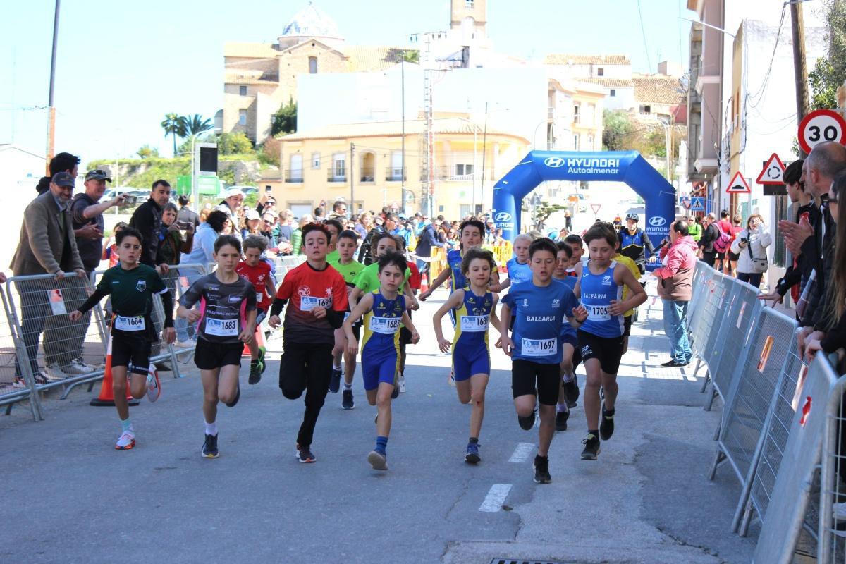 Toni Soler y Andrea Abad conquistan la VIII Volta a Peu de Benitatxell Toni Soler y Andrea Abad conquistan la VIII Volta a Peu de Benitatxell