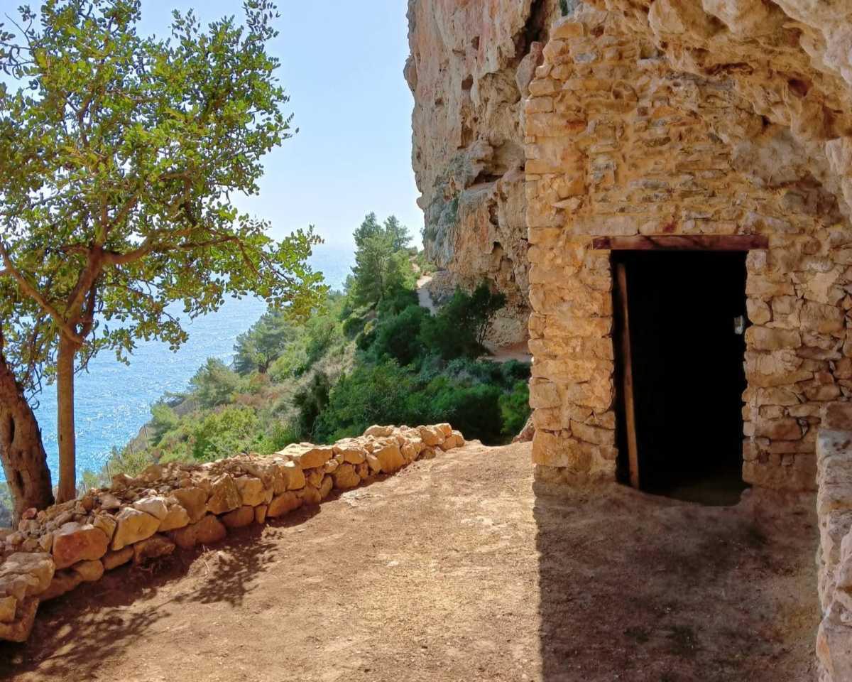 El Lavadero del Abiar y las Cuevas de la Ruta de los Acantilados de Benitatxell camino de convertirse en Bien de Relevancia Local El Lavadero del Abiar y las Cuevas de la Ruta de los Acantilados de Benitatxell camino de convertirse en Bien de Relevancia Local