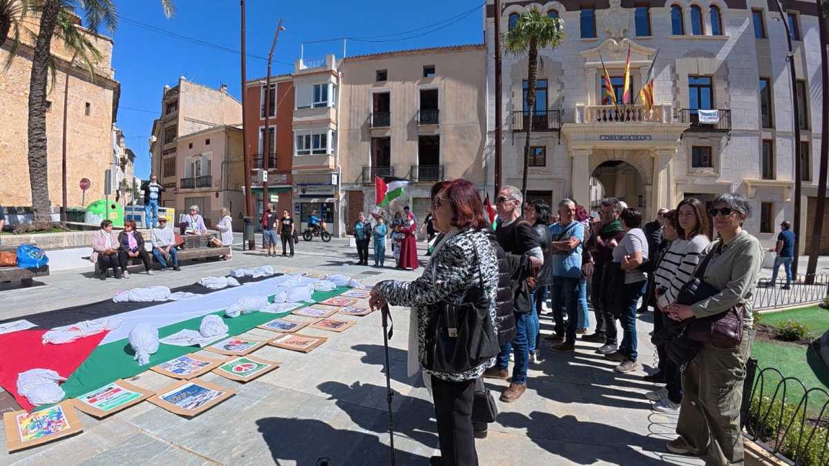Concentración en Pego contra el genocidio en Palestina Concentración en Pego contra el genocidio en Palestina