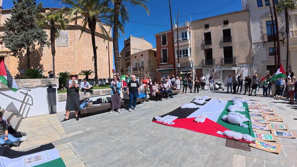 Concentración en Pego contra el genocidio en Palestina Concentración en Pego contra el genocidio en Palestina