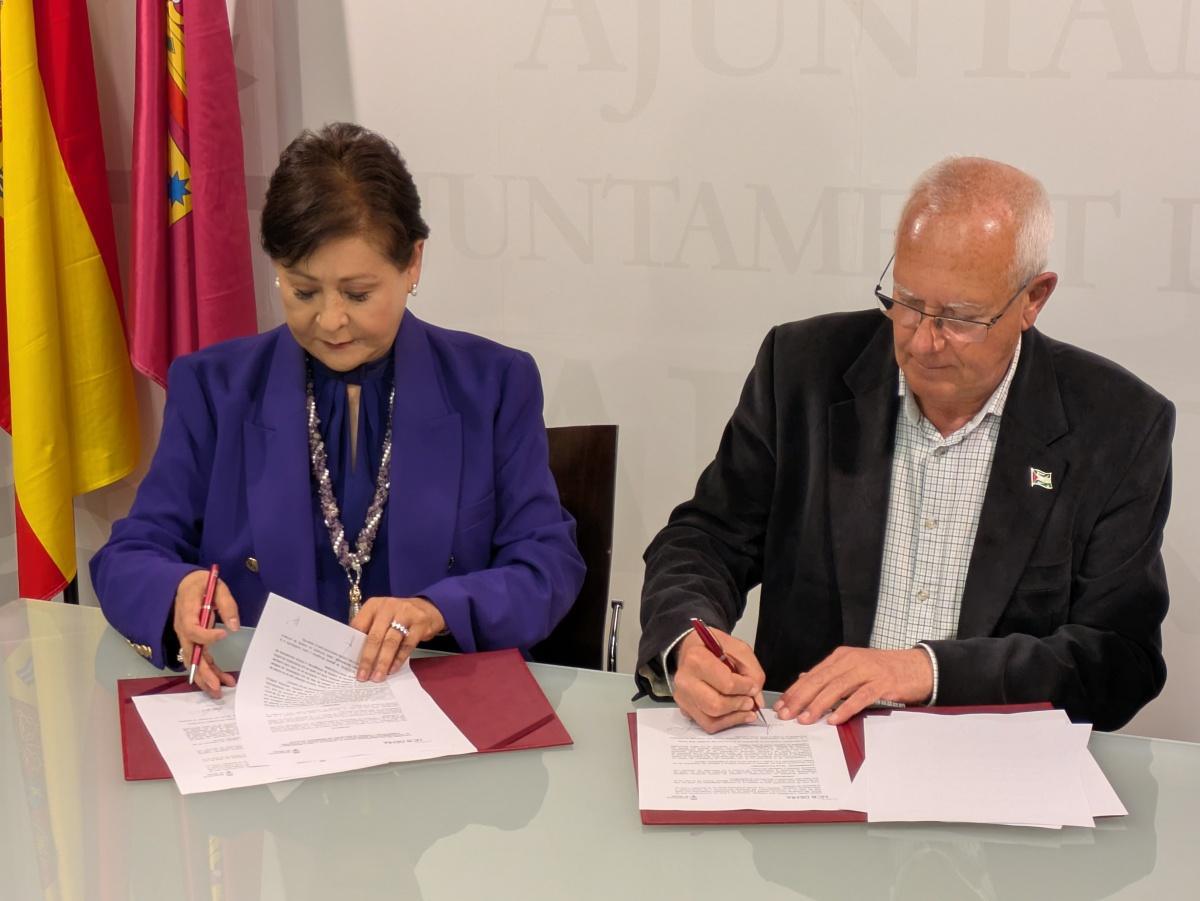 El hospital HCB dona material de emergencias para la formación de la Policía de Dénia