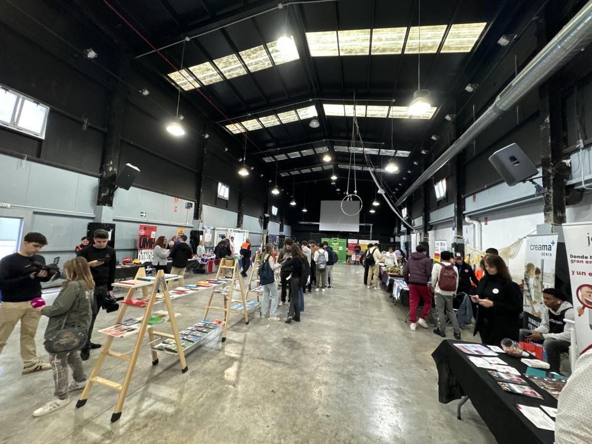 "Orienta't" deja ver como la Inteligencia Artificial emerge entre las profesiones de futuro "Orienta't" deja ver como la Inteligencia Artificial emerge entre las profesiones de futuro