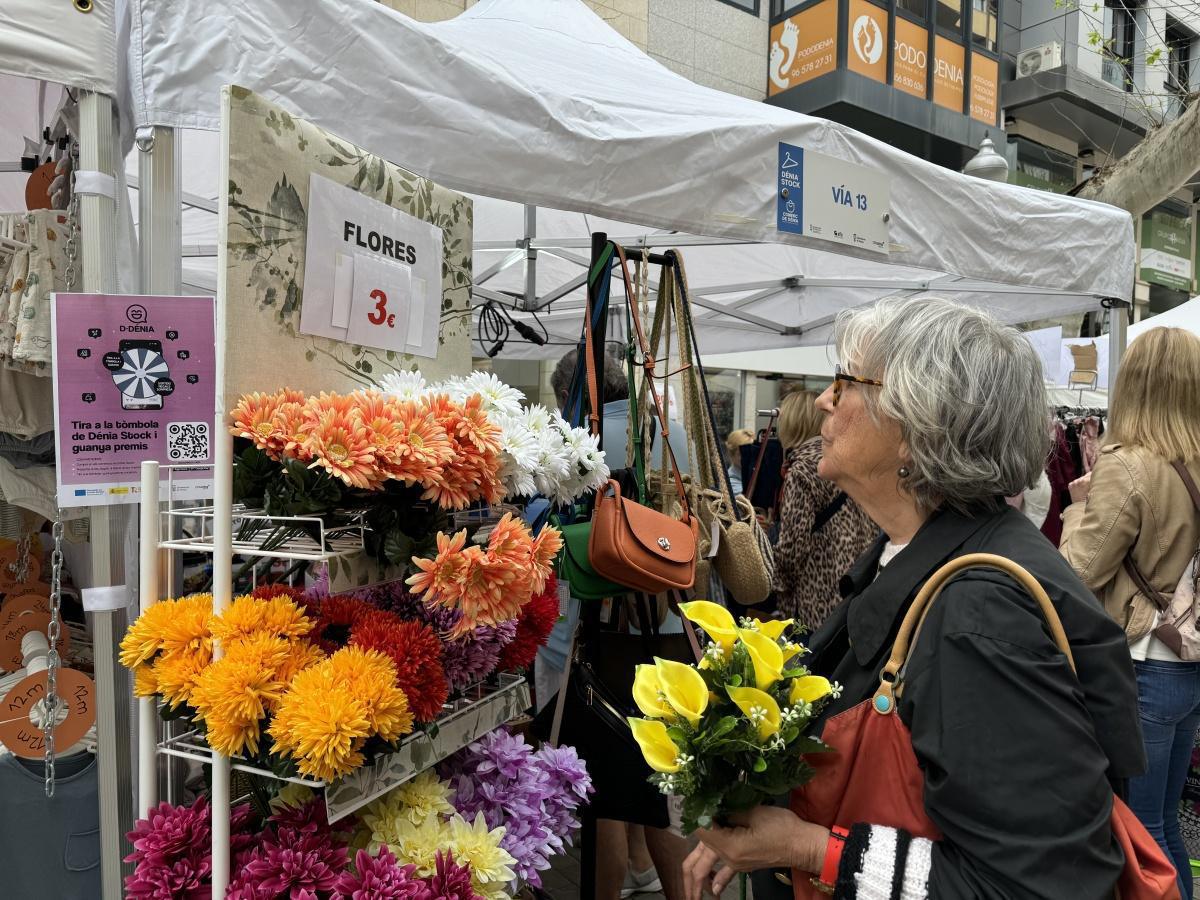 Gran ambiente en la Feria del Stock de Dénia Gran ambiente en la Feria del Stock de Dénia