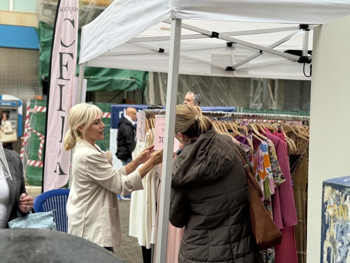Gran ambiente en la Feria del Stock de Dénia Gran ambiente en la Feria del Stock de Dénia