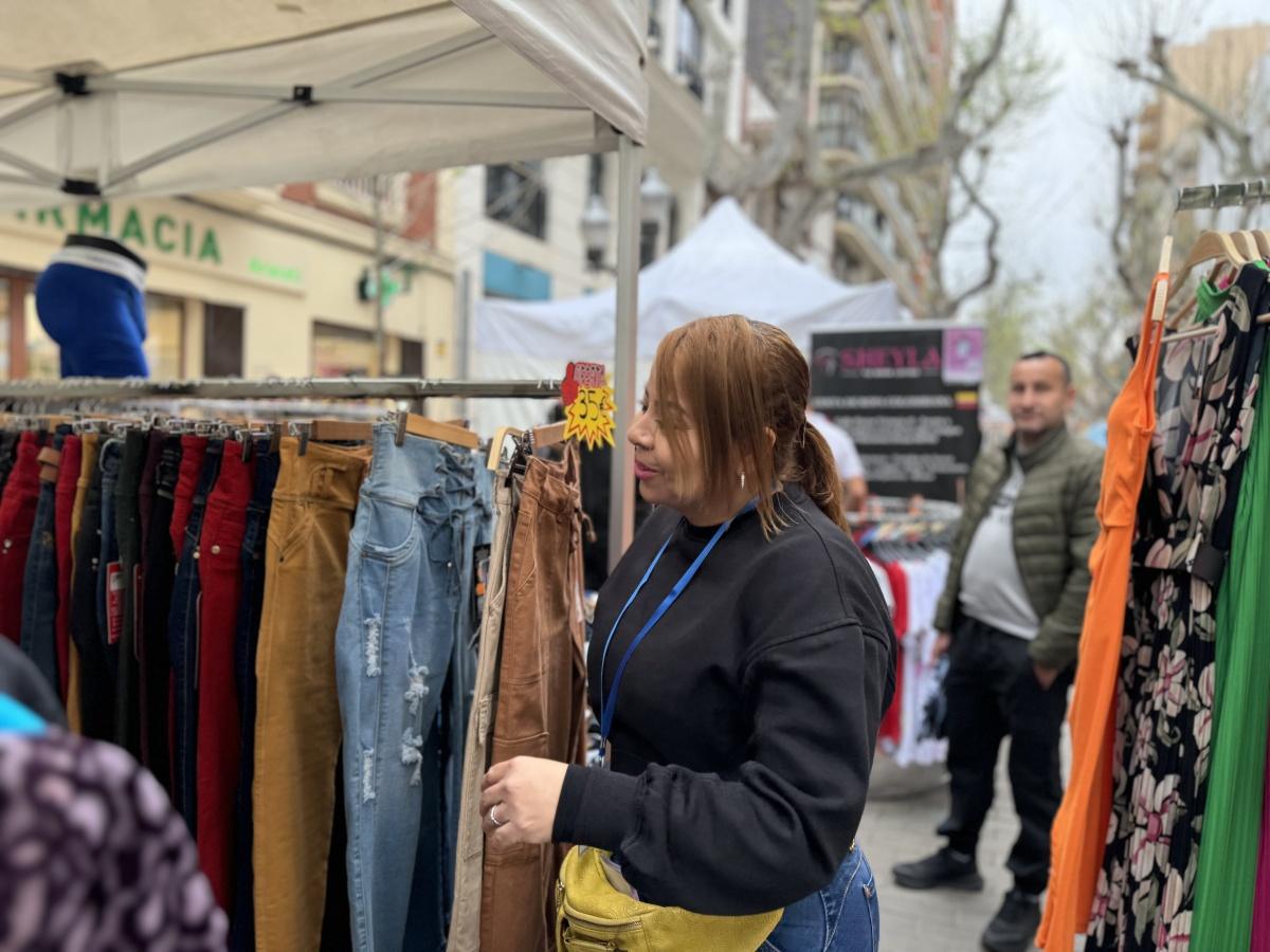 Gran ambiente en la Feria del Stock de Dénia Gran ambiente en la Feria del Stock de Dénia
