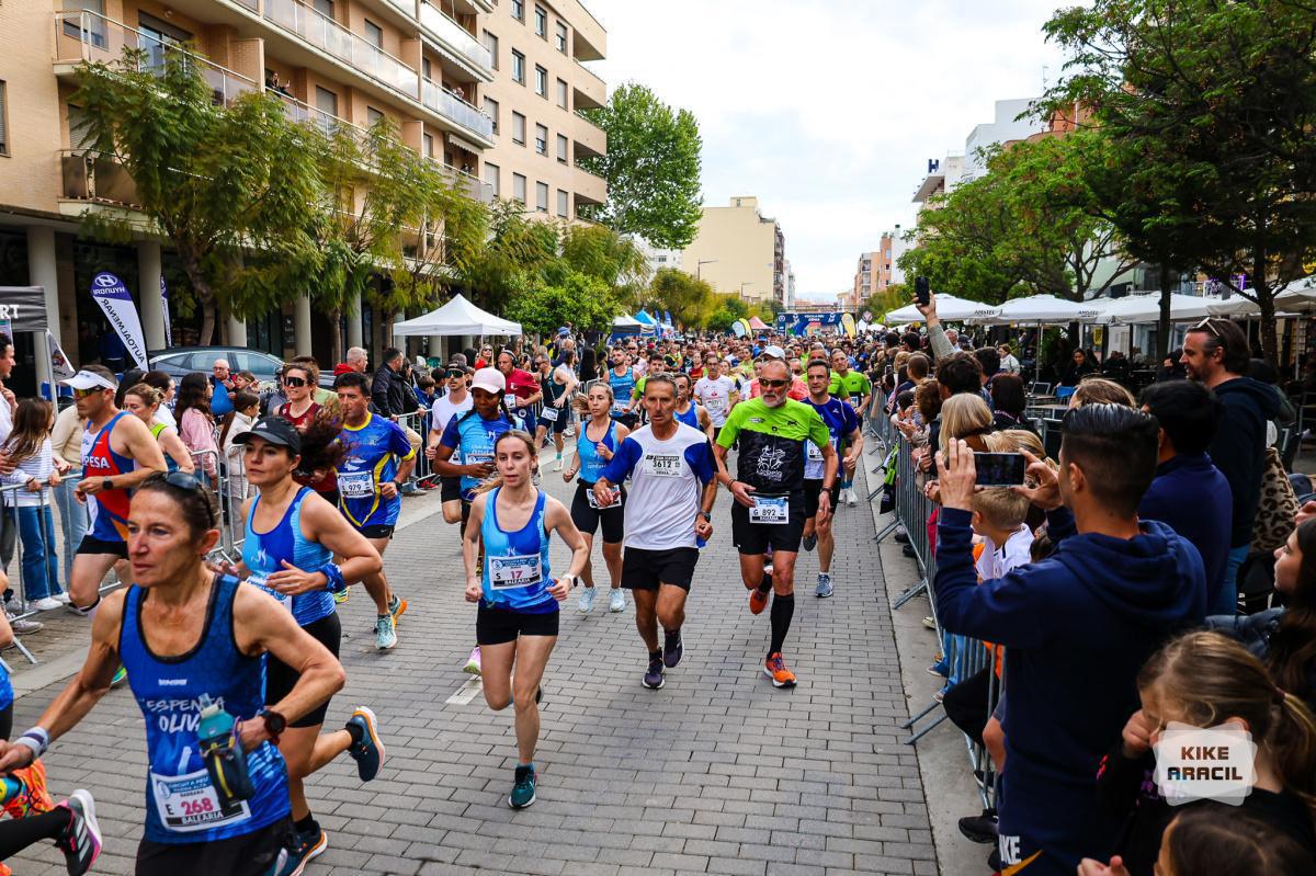 Más de 1.500 corredores se dan cita en la Volta a Peu de Dénia Más de 1.500 corredores se dan cita en la Volta a Peu de Dénia