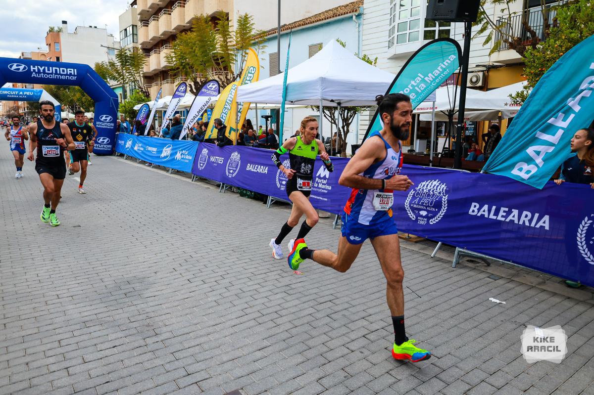 Más de 1.500 corredores se dan cita en la Volta a Peu de Dénia Más de 1.500 corredores se dan cita en la Volta a Peu de Dénia