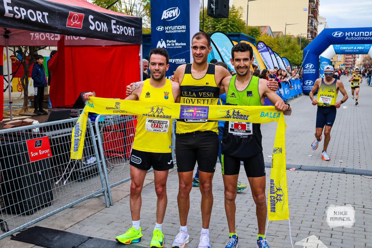 Más de 1.500 corredores se dan cita en la Volta a Peu de Dénia Más de 1.500 corredores se dan cita en la Volta a Peu de Dénia
