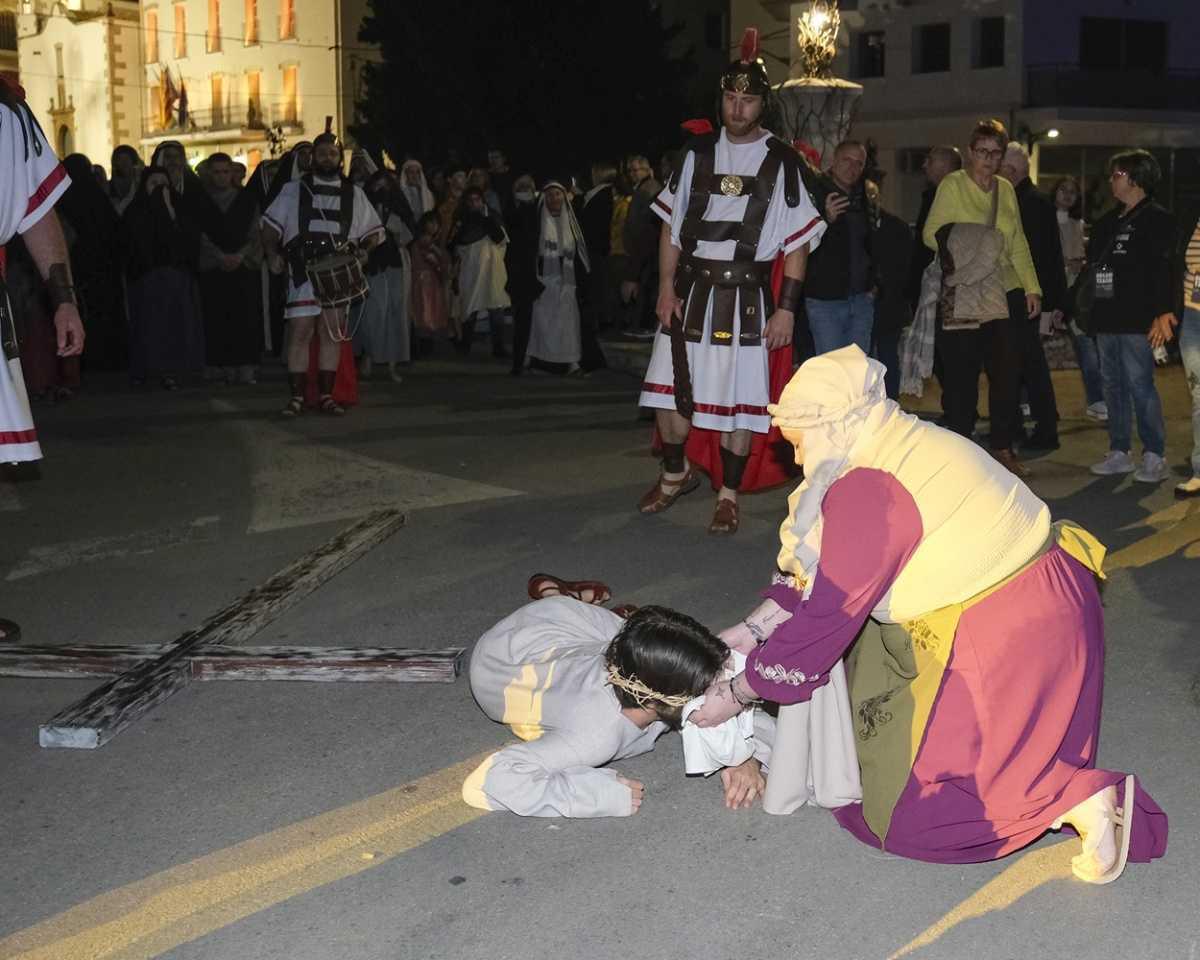 Más de un millar de personas presencian la magnífica escenificación de La Pasión de Ondara