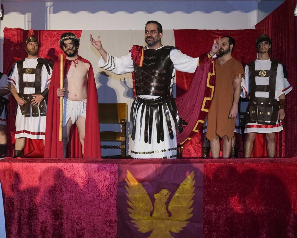 Más de un millar de personas presencian la magnífica escenificación de La Pasión de Ondara Más de un millar de personas presencian la magnífica escenificación de La Pasión de Ondara