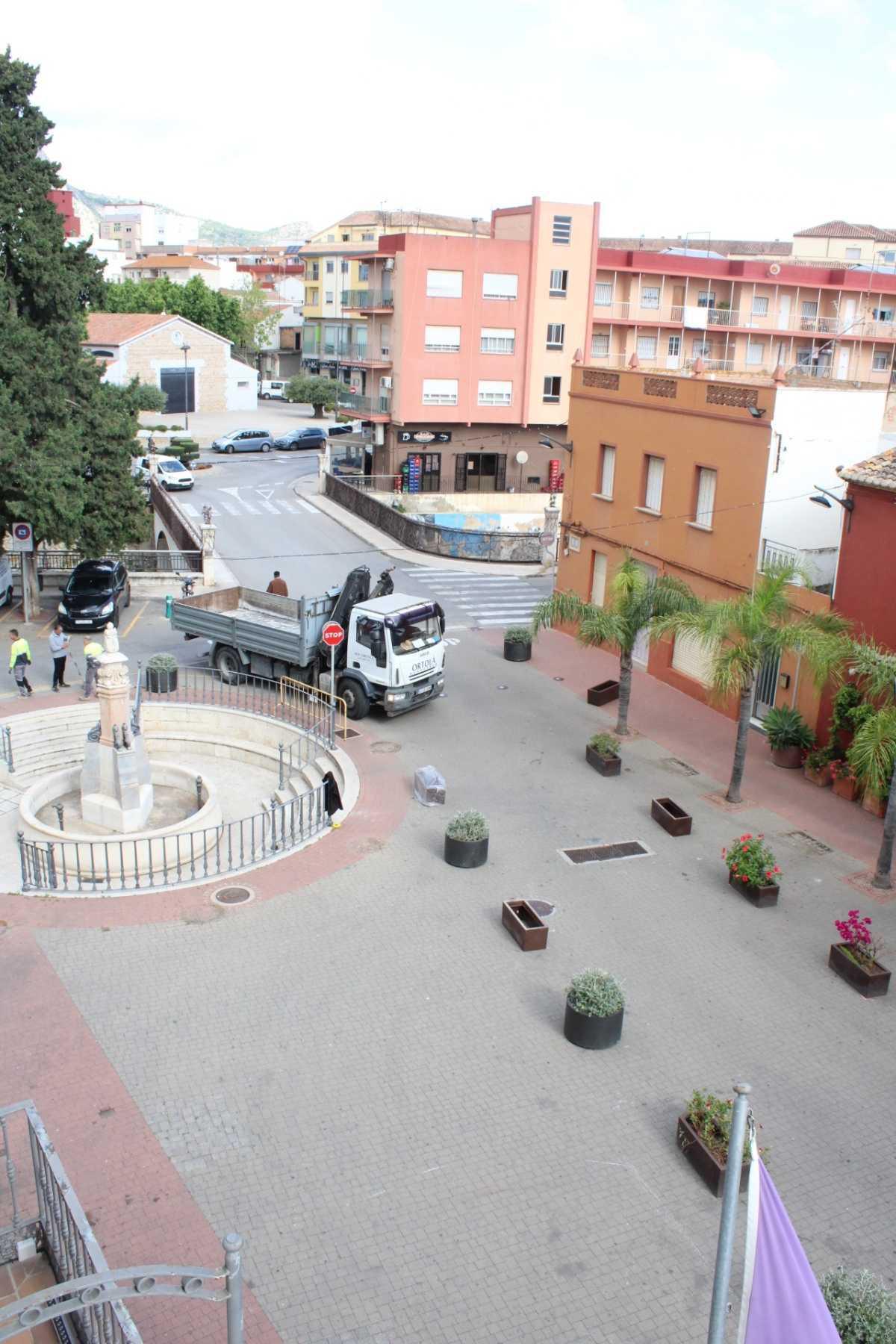 Ondara reorganitza el trànsit a la plaça del Convent per a millorar la seguretat Ondara reorganitza el trànsit a la plaça del Convent per a millorar la seguretat
