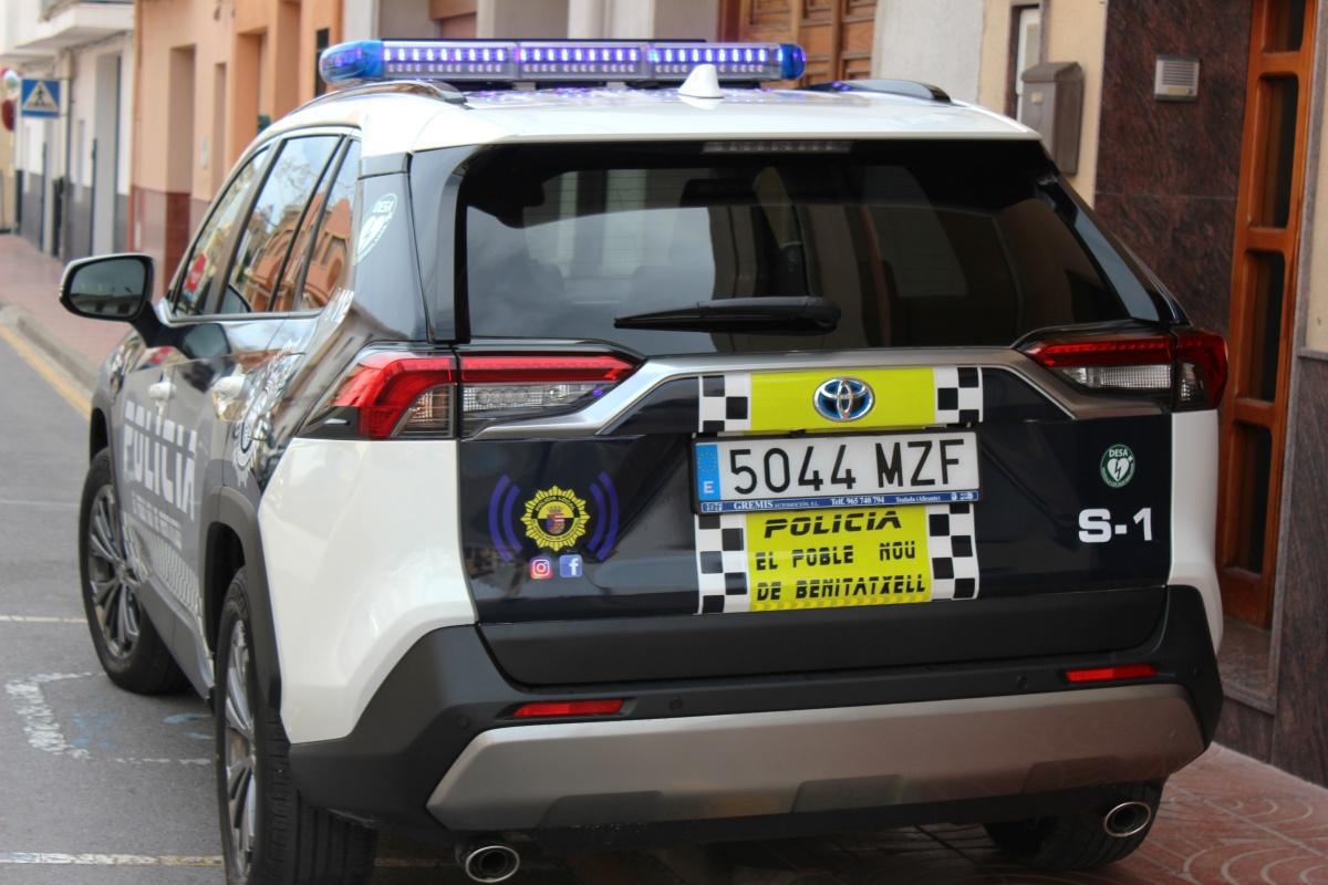 La Policía Local de Benitatxell renueva su flota con dos vehículos híbridos La Policía Local de Benitatxell renueva su flota con dos vehículos híbridos