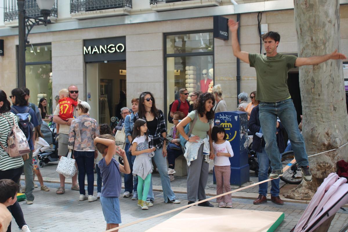 El Festival DAMA convierte las calles dianenses en todo un espectáculo 