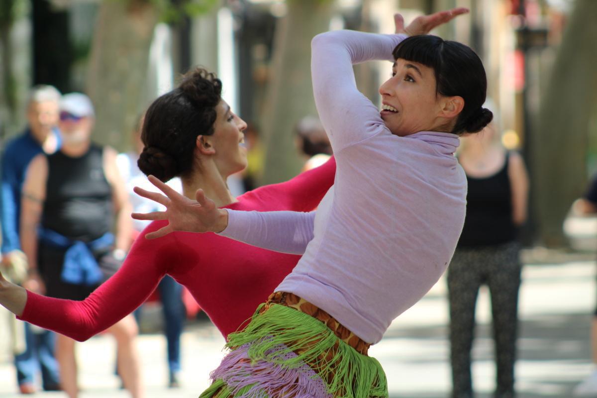 El Festival DAMA convierte las calles dianenses en todo un espectáculo 