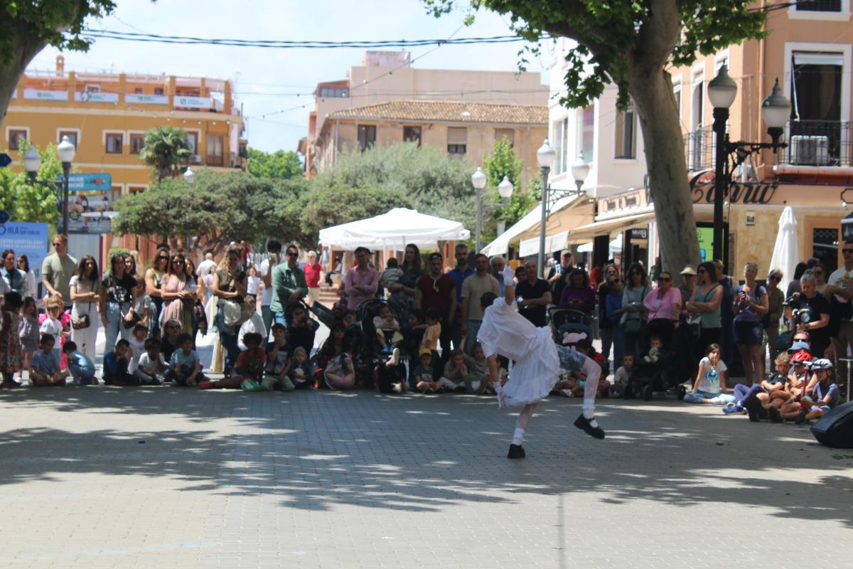 El Festival DAMA convierte las calles dianenses en todo un espectáculo 