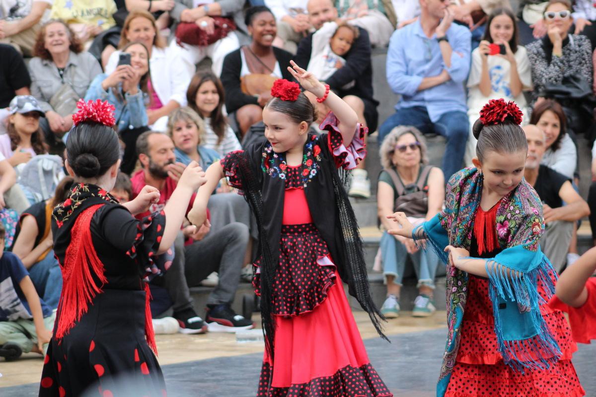 El Festival DAMA convierte las calles dianenses en todo un espectáculo 