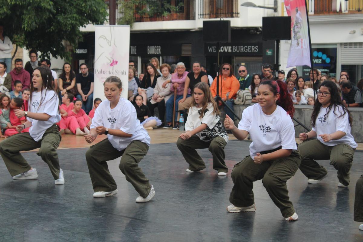 El Festival DAMA convierte las calles dianenses en todo un espectáculo 