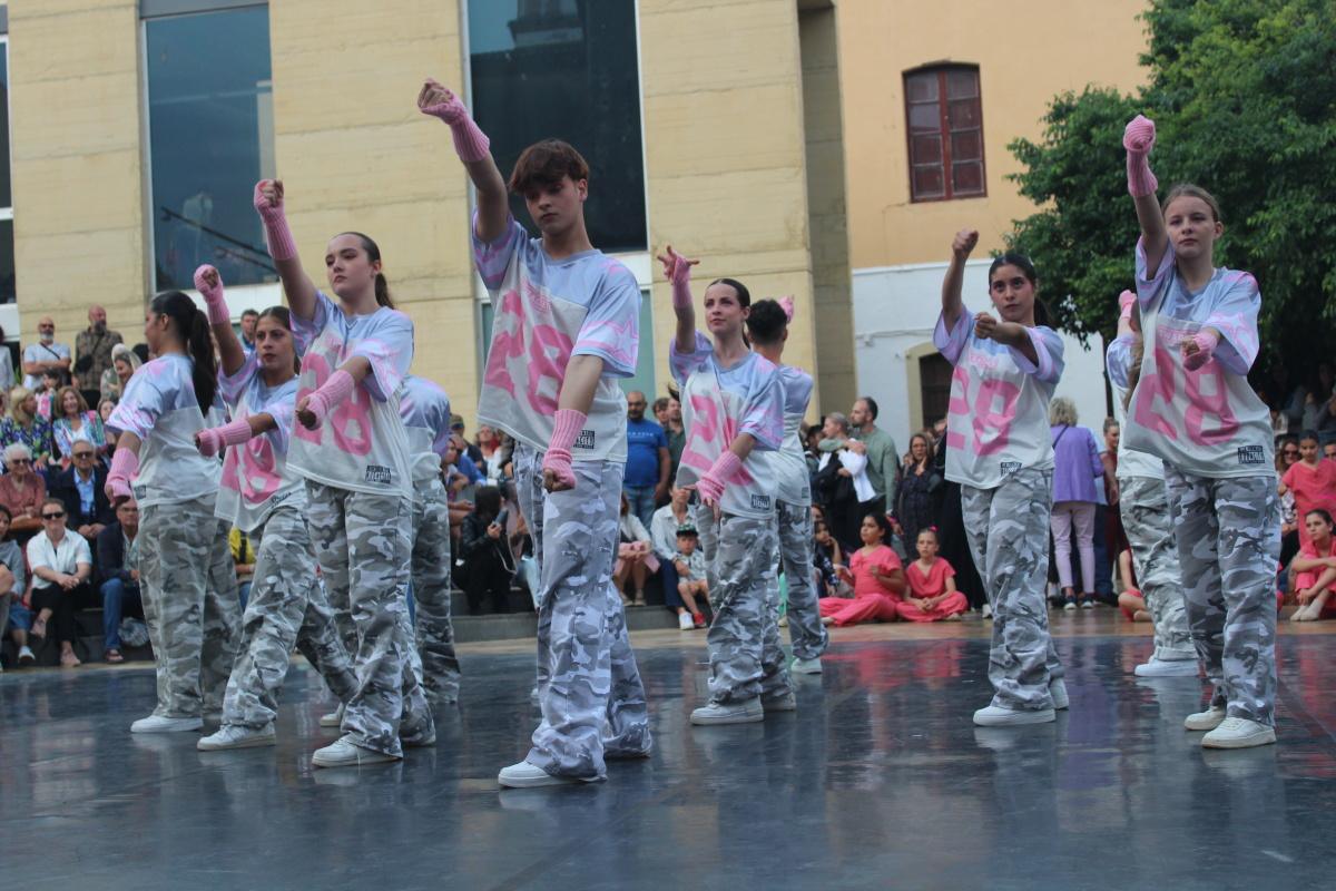 El Festival DAMA convierte las calles dianenses en todo un espectáculo 