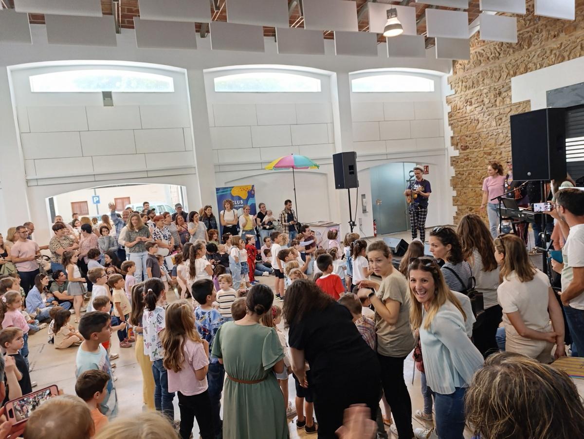 La Fira del Llibre d'Ondara rep la visita de Dani Miquel
