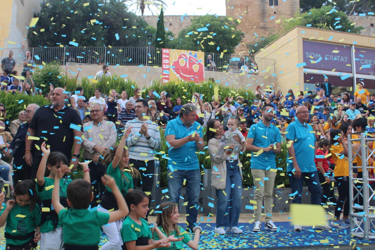 Dénia encén la flama dels Minijocs amb un acte protagonitzat per l’esport base Dénia encén la flama dels Minijocs amb un acte protagonitzat per l’esport base