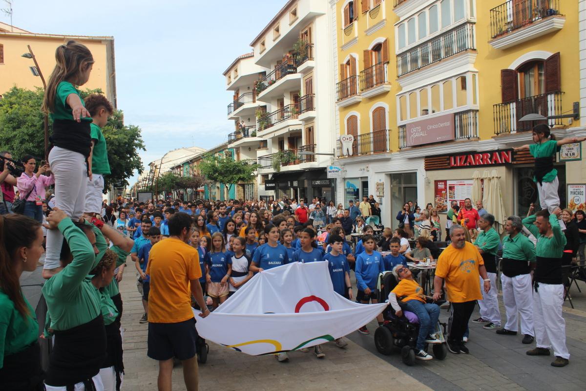 Dénia encén la flama dels Minijocs amb un acte protagonitzat per l’esport base 