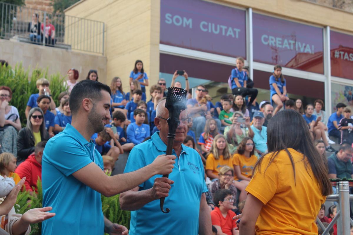 Dénia encén la flama dels Minijocs amb un acte protagonitzat per l’esport base Dénia encén la flama dels Minijocs amb un acte protagonitzat per l’esport base