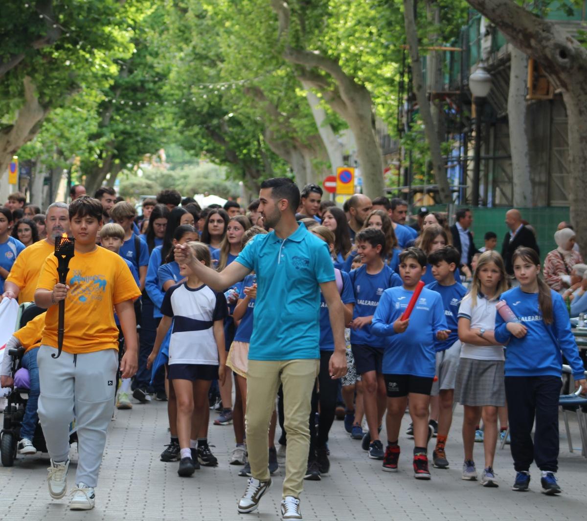 Dénia encén la flama dels Minijocs amb un acte protagonitzat per l’esport base Dénia encén la flama dels Minijocs amb un acte protagonitzat per l’esport base
