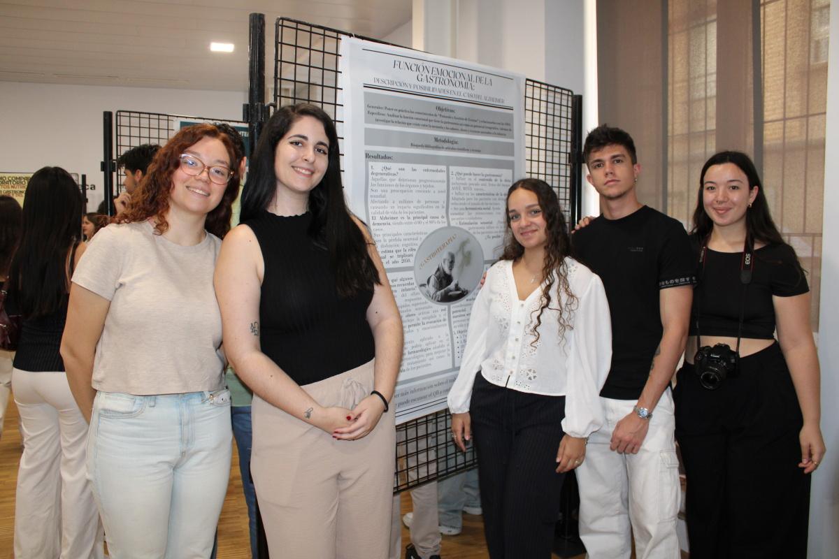 Estudiants de Gastronomia presenten els seus treballs d'investigació
