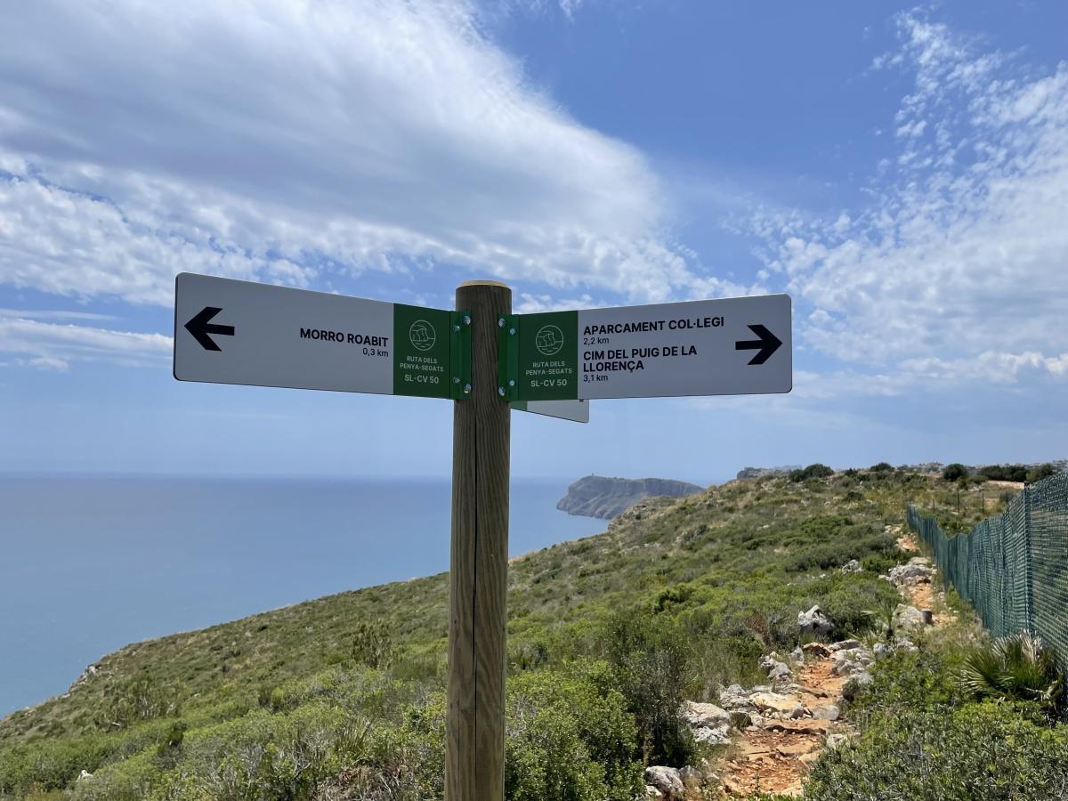 Benitatxell abre un nuevo sendero para honrar la memoria de los ‘encesers’ y mejora el resto de rutas