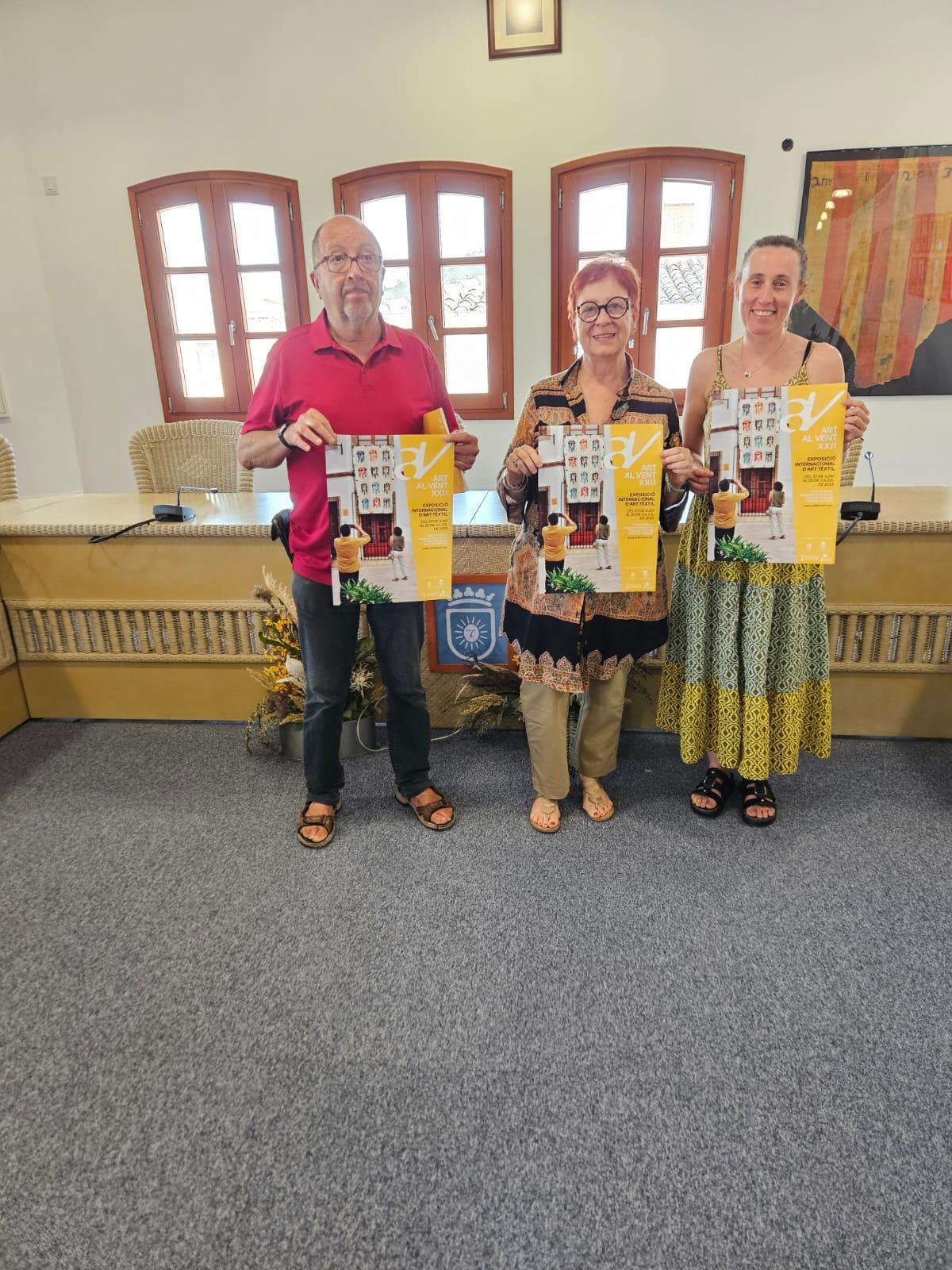 Art al Vent ja lluïx als balcons de Gata, la mostra d'art tèxtil espanyola més important Art al Vent ja lluïx als balcons de Gata, la mostra d'art tèxtil espanyola més important